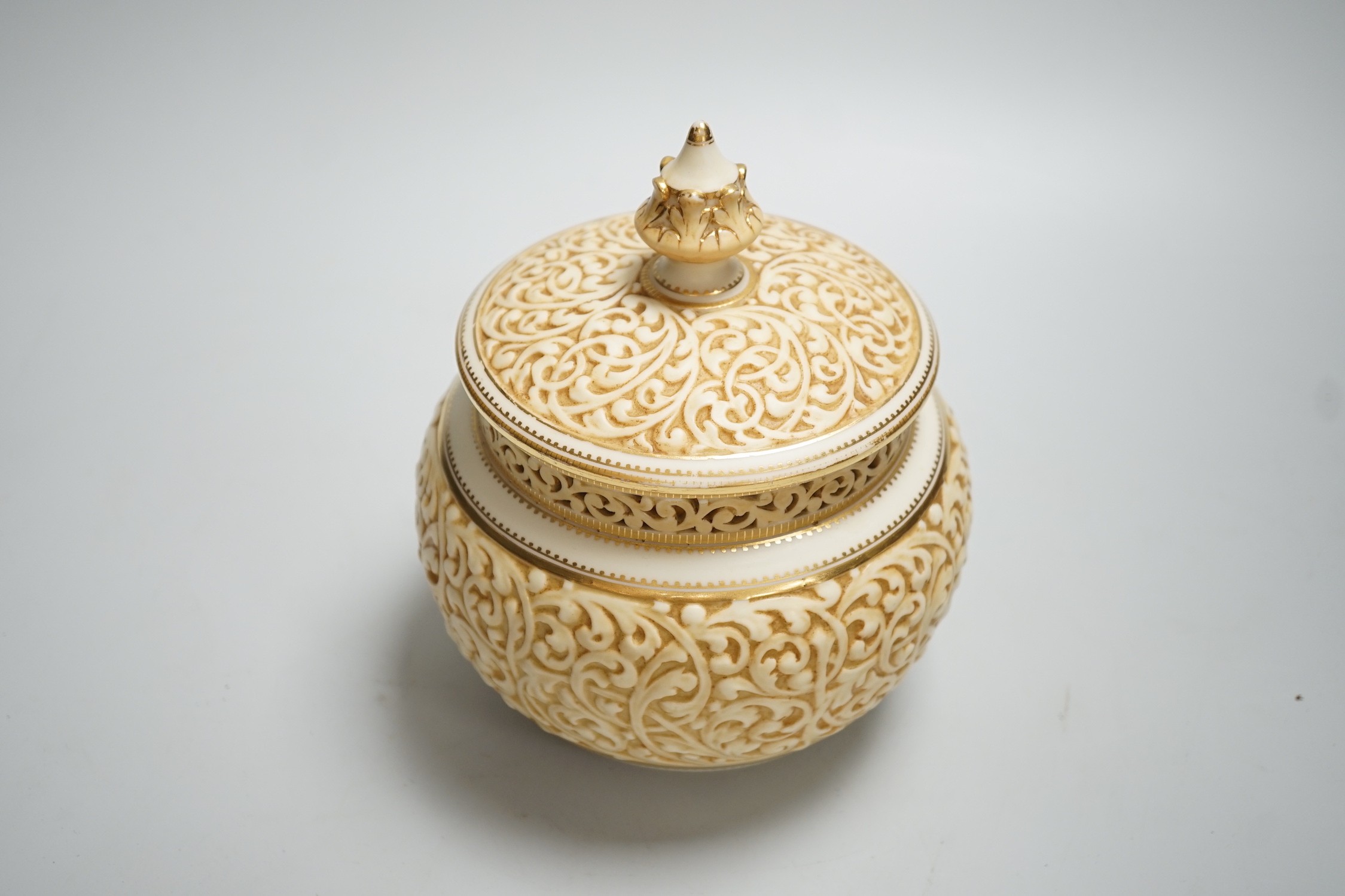 A Grainger and Co, Worcester pot pourri pot, cover and inner lid. 17cm high